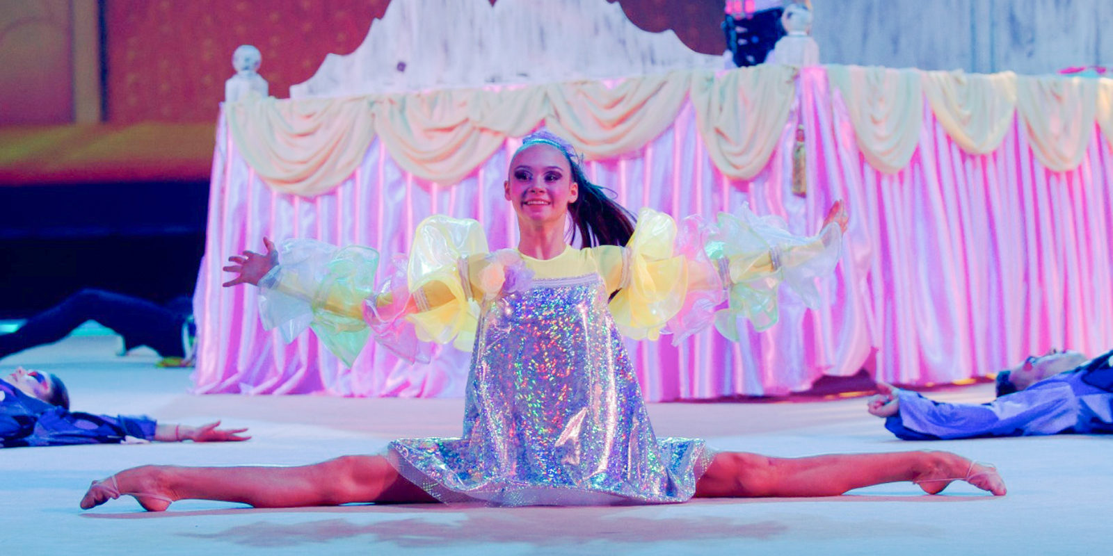 Новогоднее шоу олимпийских чемпионов во Дворце гимнастики Ирины Винер-Усмановой – события на сайте «Московские Сезоны»