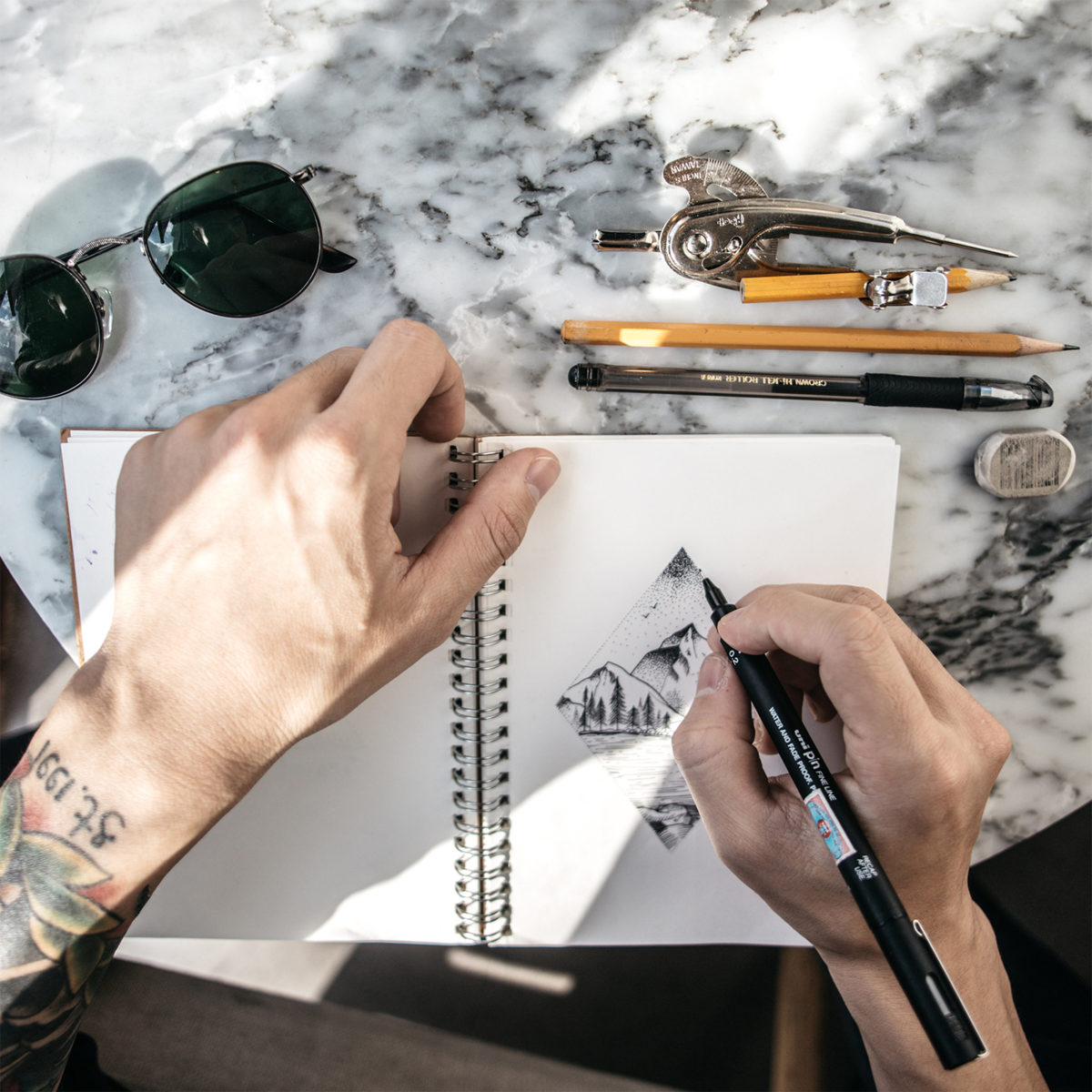 «Скетч-вечеринка» в галерее «Здесь на Таганке» – события на сайте «Московские Сезоны»