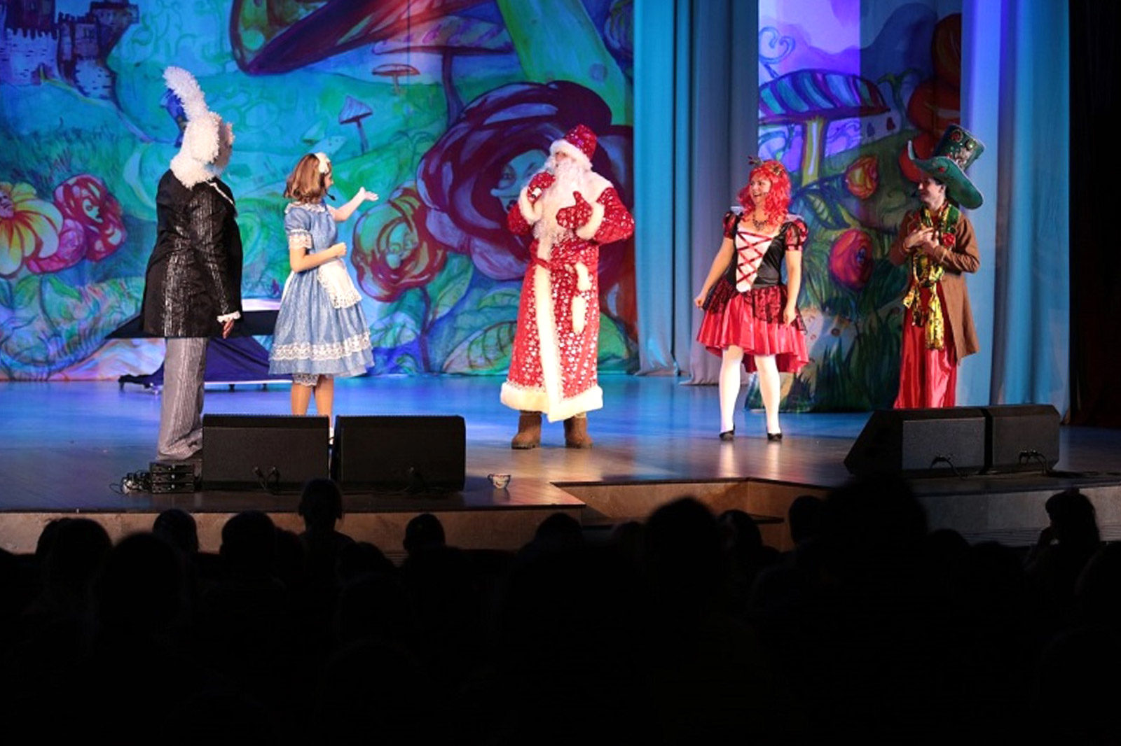 «Алиса в Стране чудес» в культурном центре «Лира» – события на сайте «Московские Сезоны»