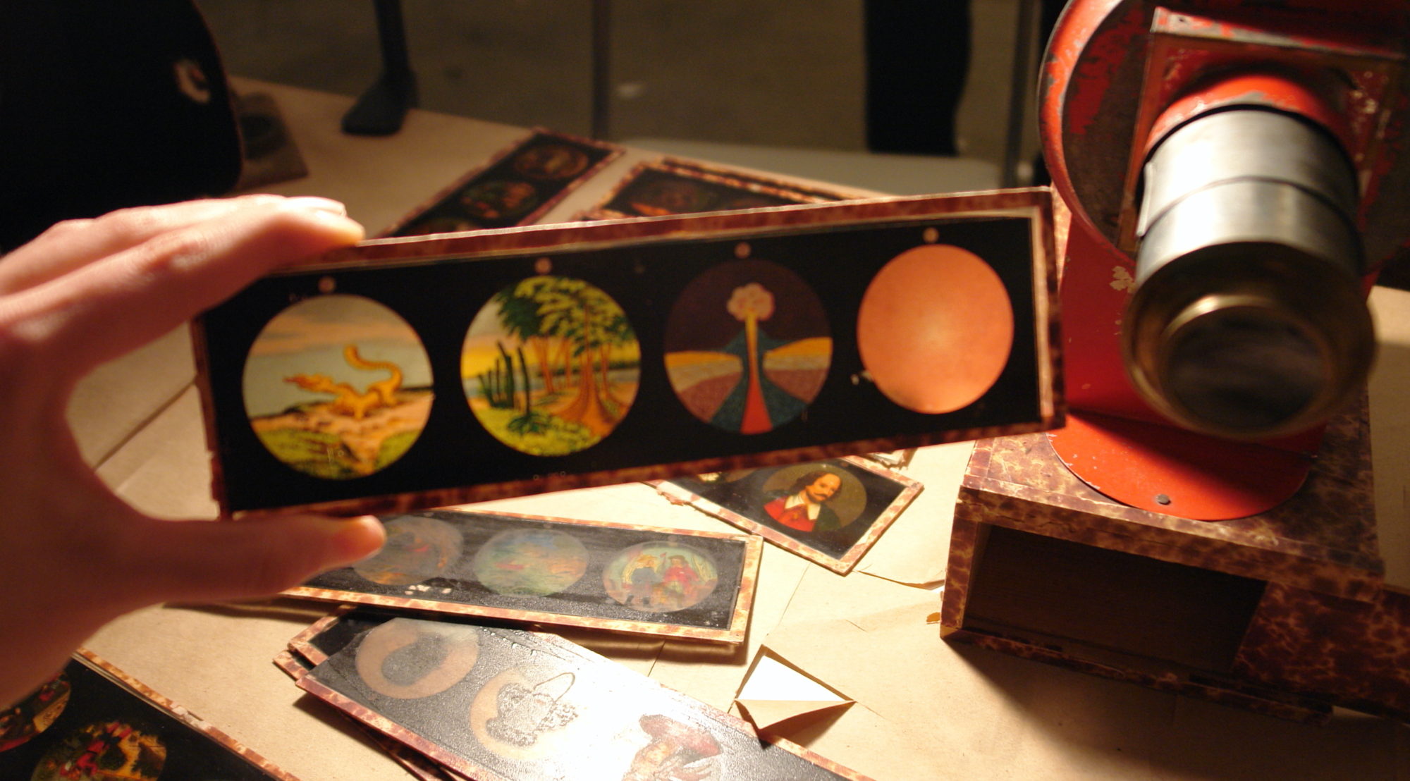 Выставка «Laterna magica. Арт-ёлка» в КЦ ЗИЛ – события на сайте «Московские Сезоны»