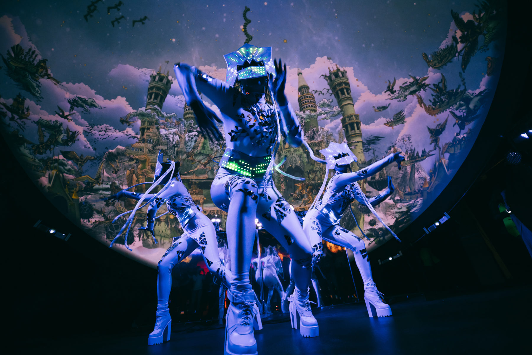 Новогодняя мистерия на выставке Mystic Universe – события на сайте «Московские Сезоны»