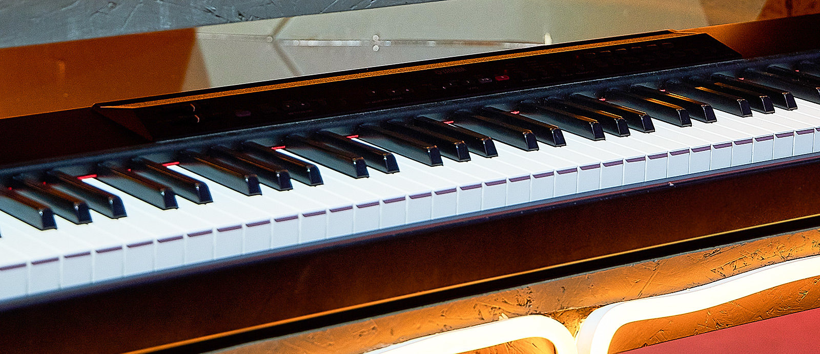 «Новогодний комплимент» в Москонцерте на Пушечной – события на сайте «Московские Сезоны»