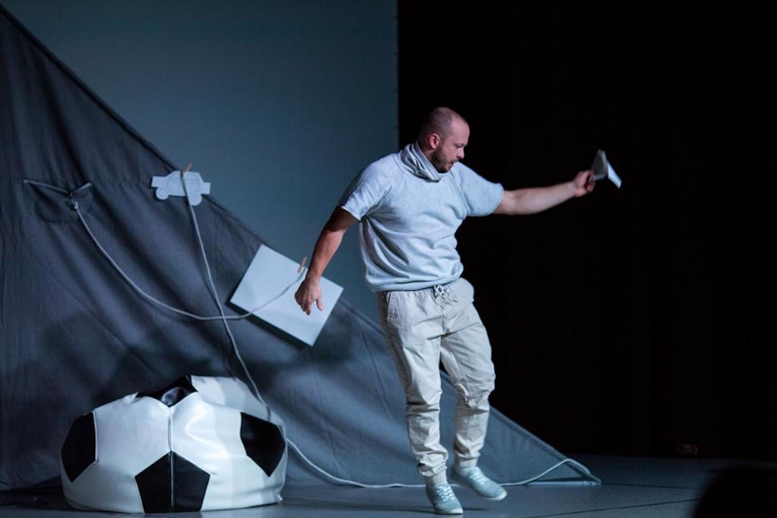 Моноспектакль «1 на 1. Мысли» в Культурном центре ЗИЛ – события на сайте «Московские Сезоны»