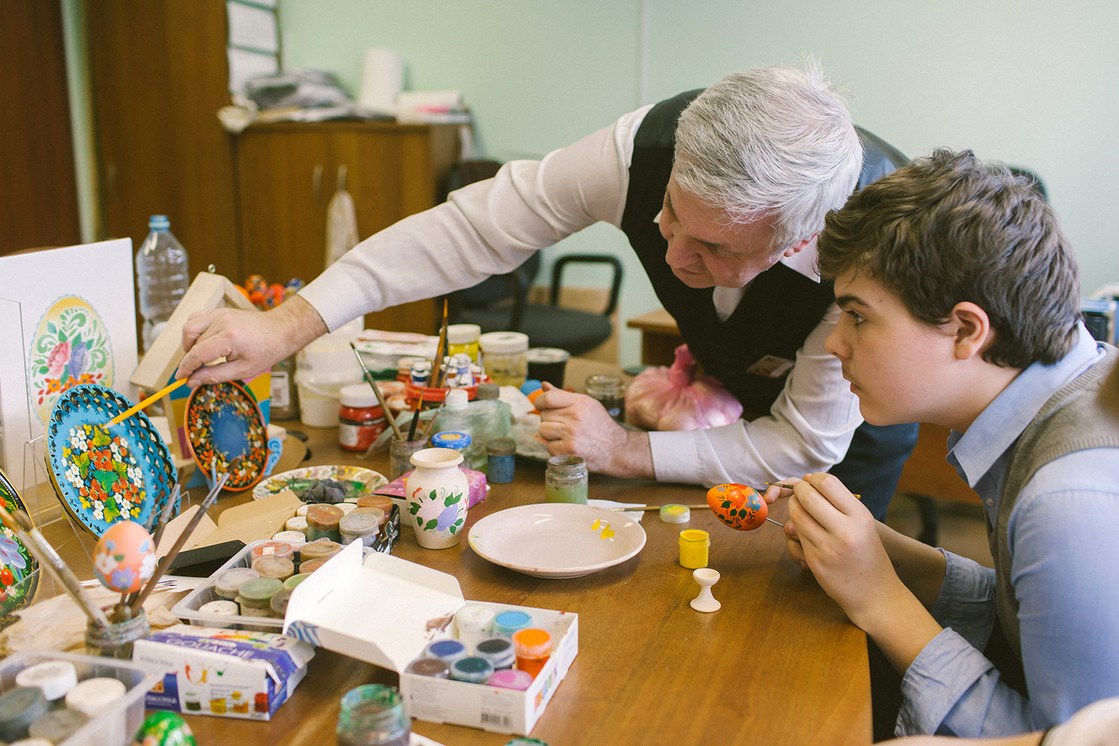 Роспись новогодних игрушек в культурном центре «Интеграция» – события на сайте «Московские Сезоны»