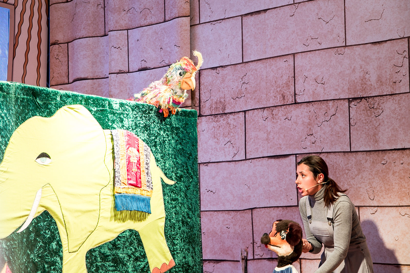 Спектакль «Сказки пестрого попугая» в Москонцерте на Пушечной – события на сайте «Московские Сезоны»