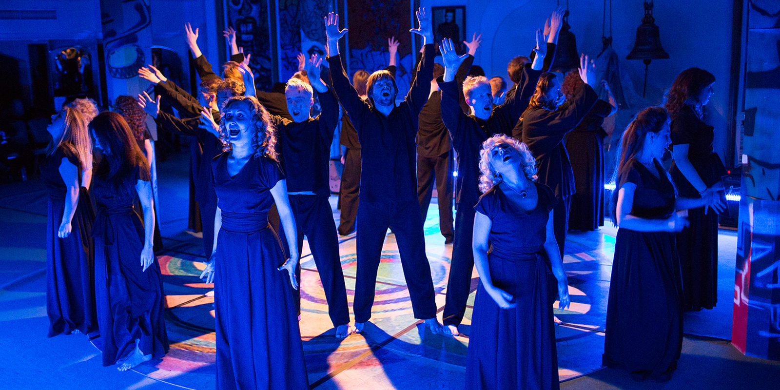 Спектакль «Черное. Шаги босиком» в театре «Новая опера» – события на сайте «Московские Сезоны»