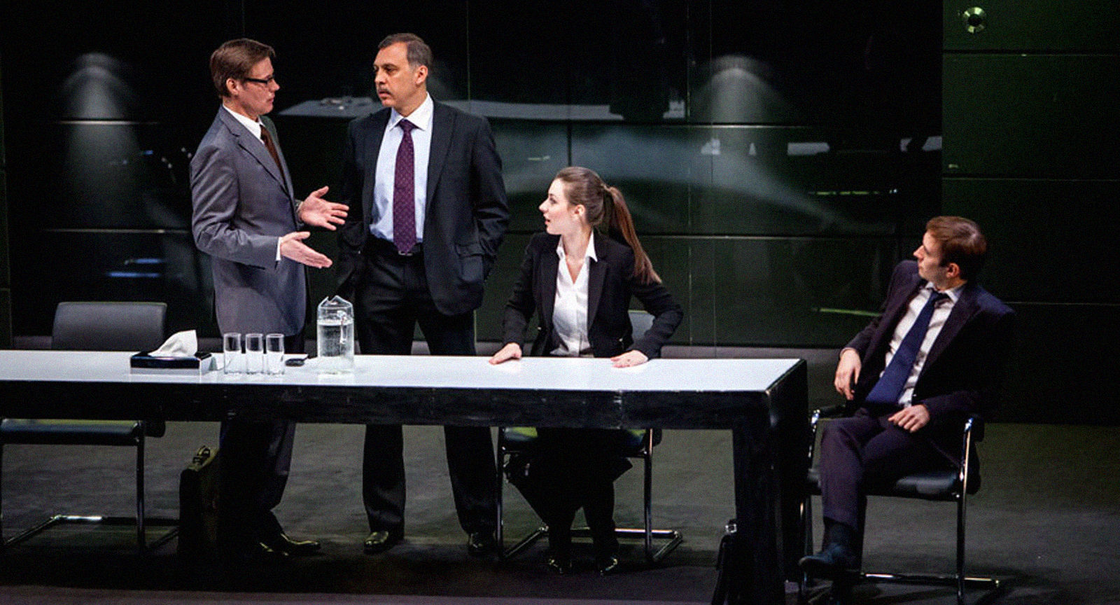 Спектакль «Метод Грёнхольма» в Театре наций – события на сайте «Московские Сезоны»