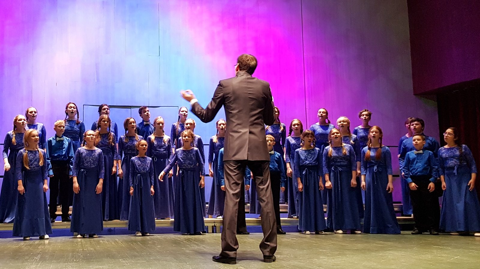 Концерт «И помнит мир спасенный» в центре культуры и искусства «Меридиан» – события на сайте «Московские Сезоны»