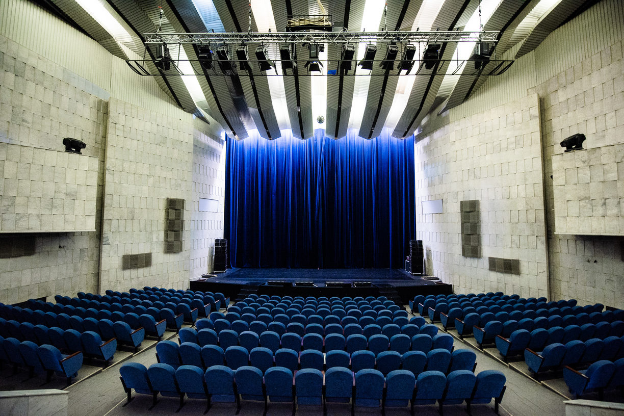 Спектакль «Маленькие супружеские преступления» в КЦ ЗИЛ – события на сайте «Московские Сезоны»