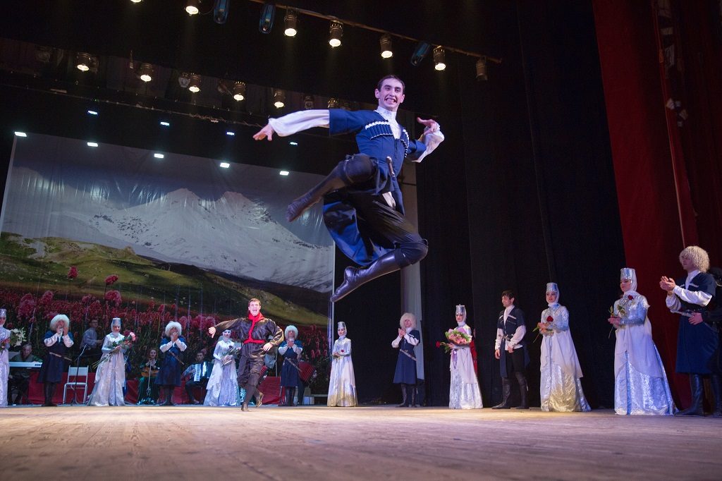 Концерт ансамбля танца «Эльбрус» и Астраханского ансамбля песни и танца – события на сайте «Московские Сезоны»