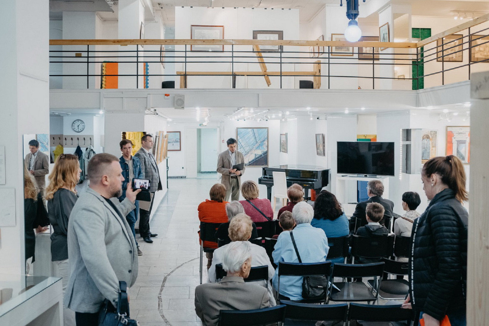 Встреча с художниками Александром и Еленой Денисовыми в галерее «Солнцево» – события на сайте «Московские Сезоны»