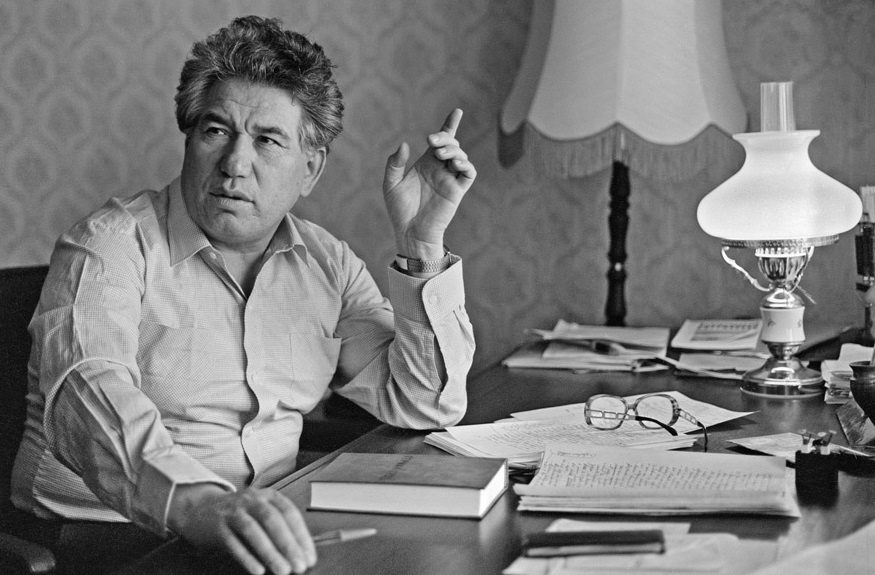 Премьера фильма «Чингиз Айтматов. Восхождение» – события на сайте «Московские Сезоны»