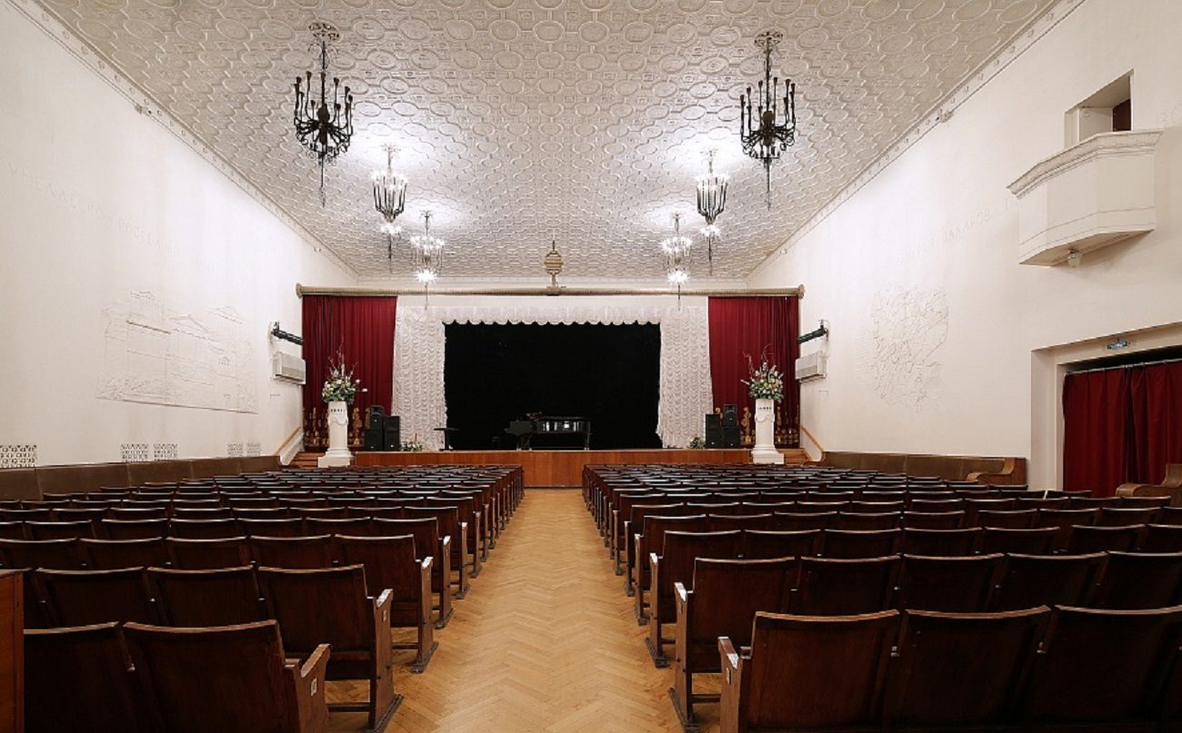 Праздничный концерт к 8 Марта в Центральном Доме архитектора – события на сайте «Московские Сезоны»