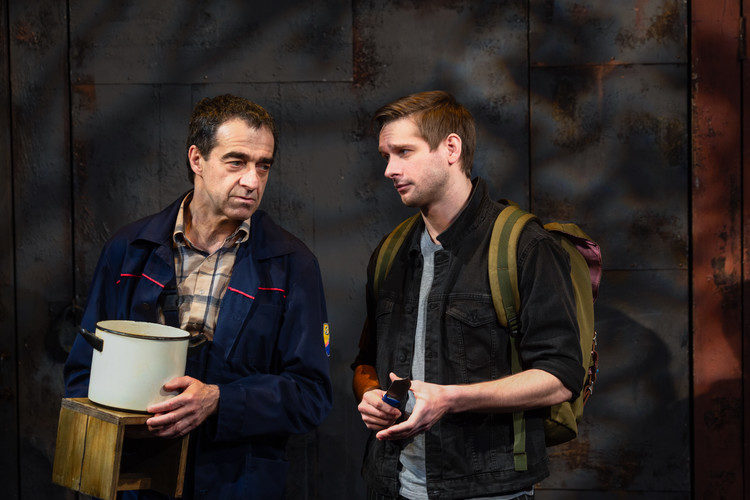 Онлайн-трансляция спектакля «Сосед» из Театра на Таганке – события на сайте «Московские Сезоны»