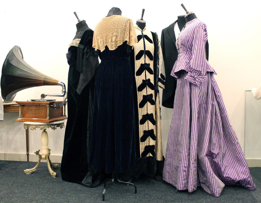 Виртуальная выставка «Антология длинного платья» на сайте Музея Моды – события на сайте «Московские Сезоны»