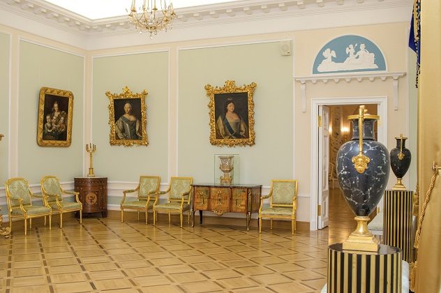 Видеоэкскурсия «Знакомство с Остафьево: предметы в технике маркетри» – события на сайте «Московские Сезоны»