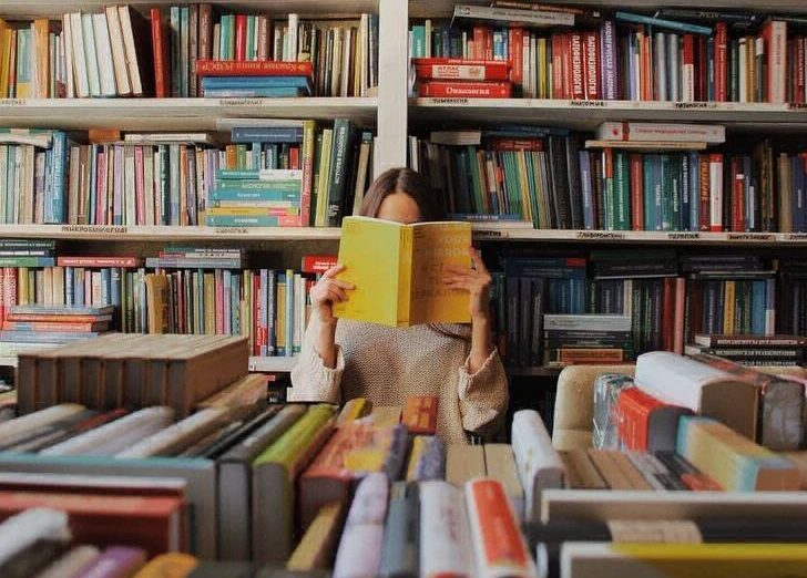 Книжный онлайн-клуб «В процессе чтения» – события на сайте «Московские Сезоны»