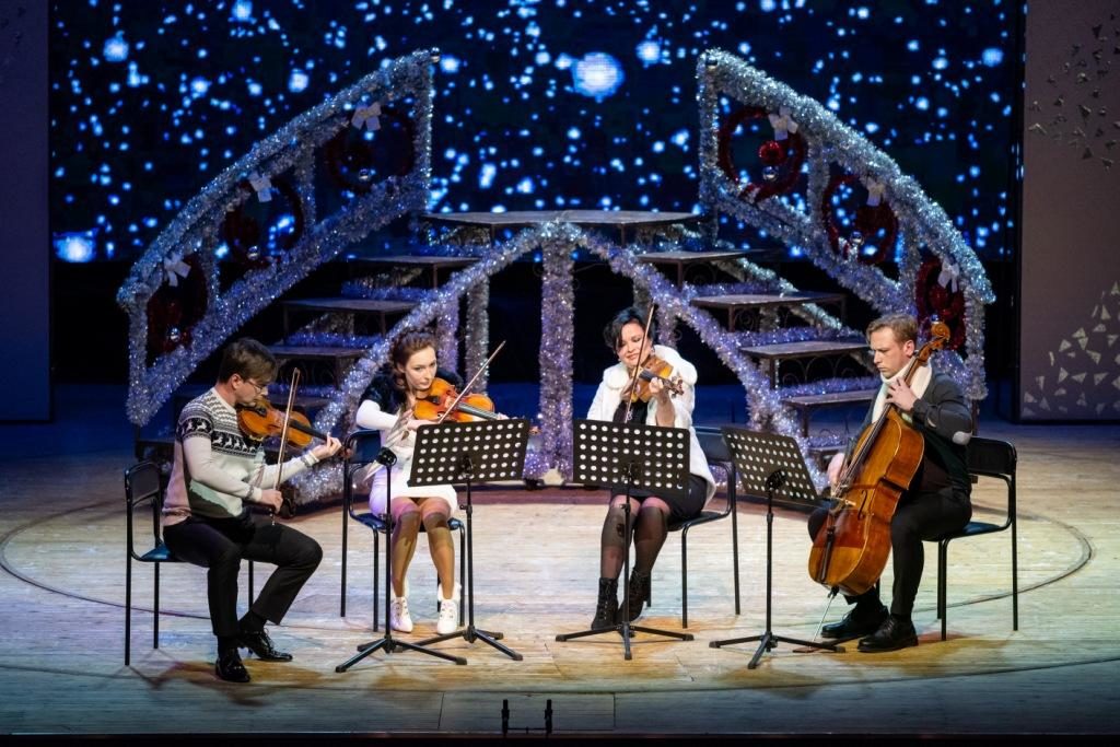 Трансляция концерта ко Дню России – события на сайте «Московские Сезоны»