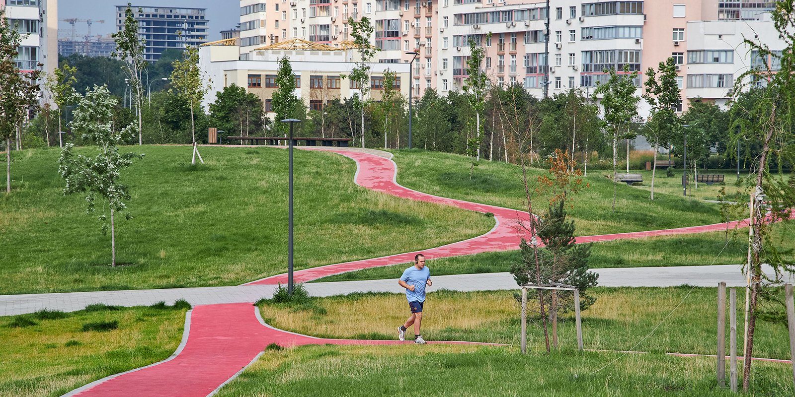 Вдоль Москвы-реки или у дворца императрицы: самые живописные беговые дорожки  в парках столицы