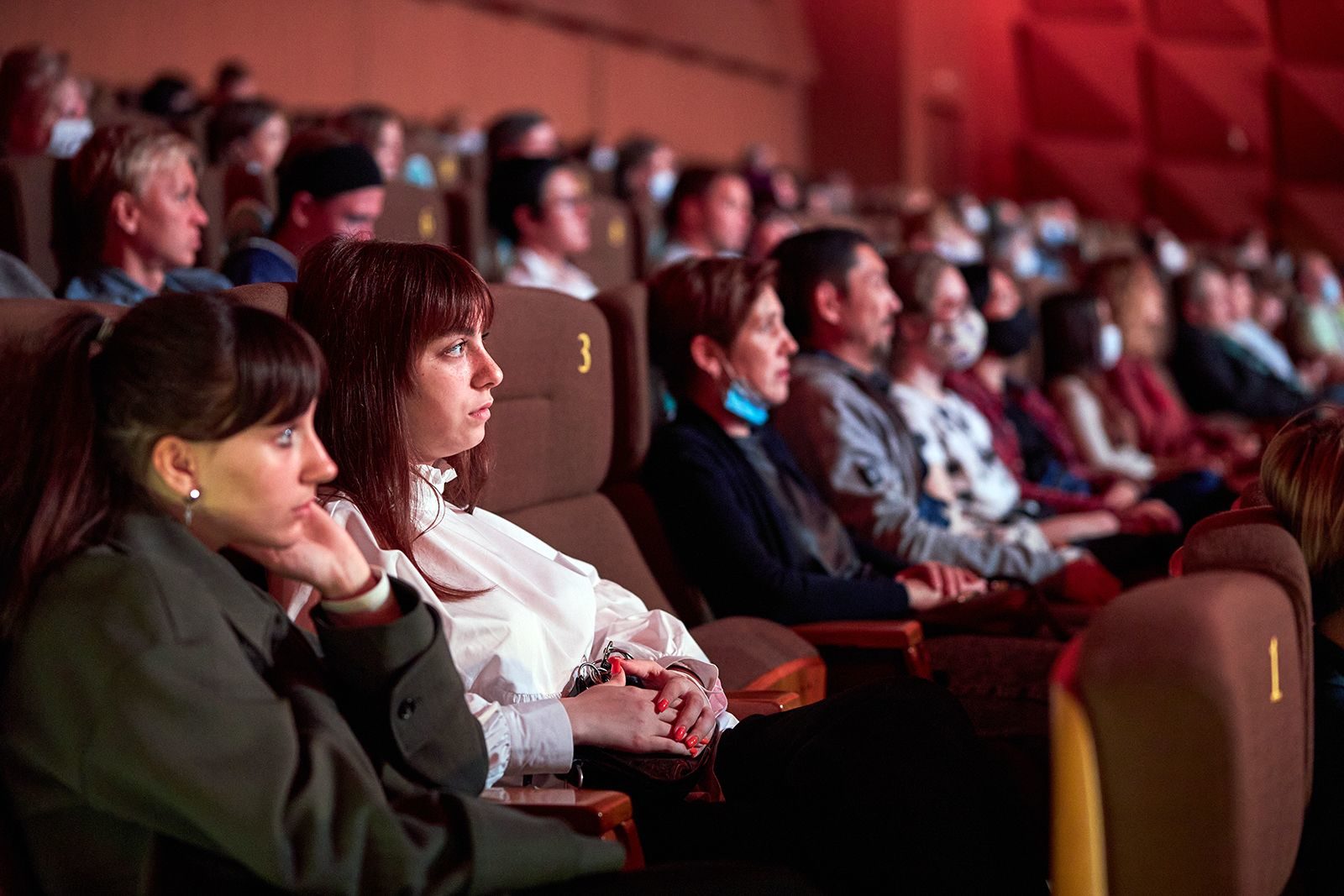 Спектакль «Танцпол» в Центре имени Всеволода Мейерхольда – события на сайте «Московские Сезоны»