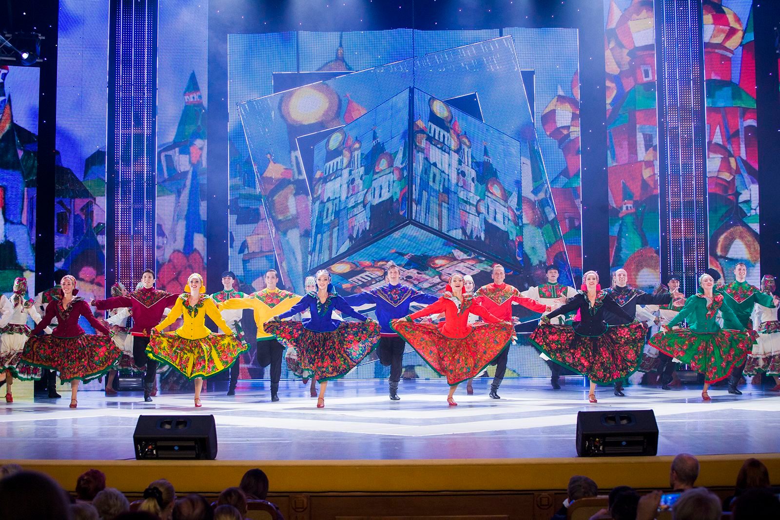 Программа «Танцевальный калейдоскоп» в театре танца «Гжель» – события на сайте «Московские Сезоны»