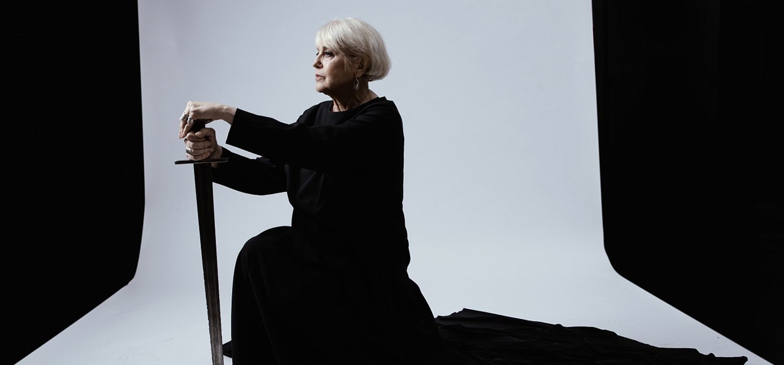 Спектакль «Красный Крест» в «Гоголь-центре» – события на сайте «Московские Сезоны»