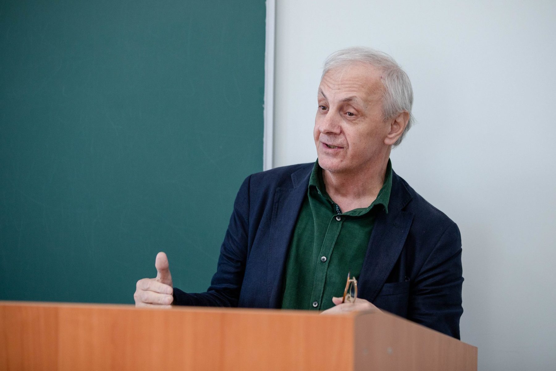 Онлайн-лекция «Алхимия слова» – события на сайте «Московские Сезоны»