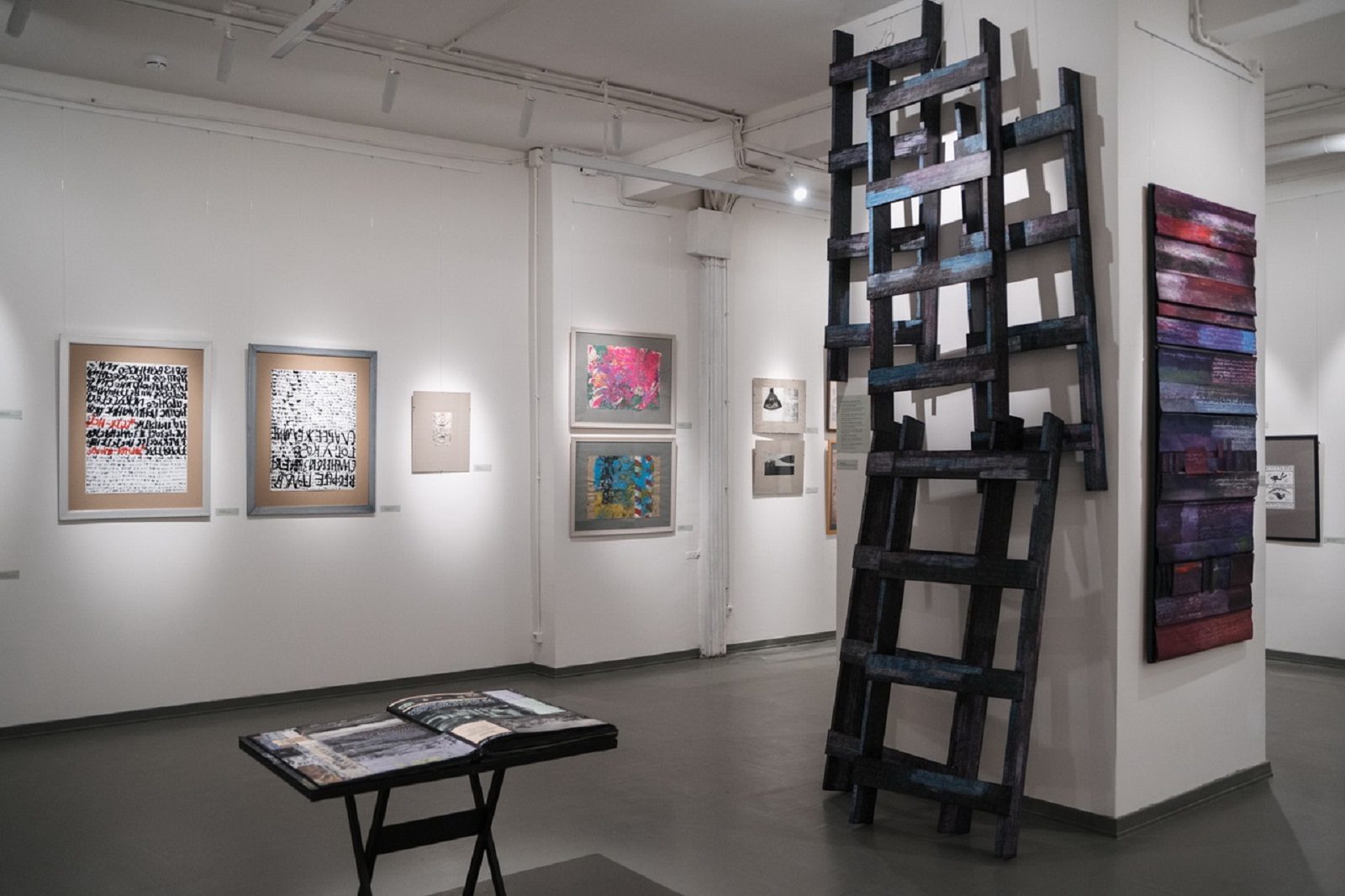 Кураторская экскурсия по выставке «На бумаге из бумаги» в галерее «А3» (онлайн) – события на сайте «Московские Сезоны»