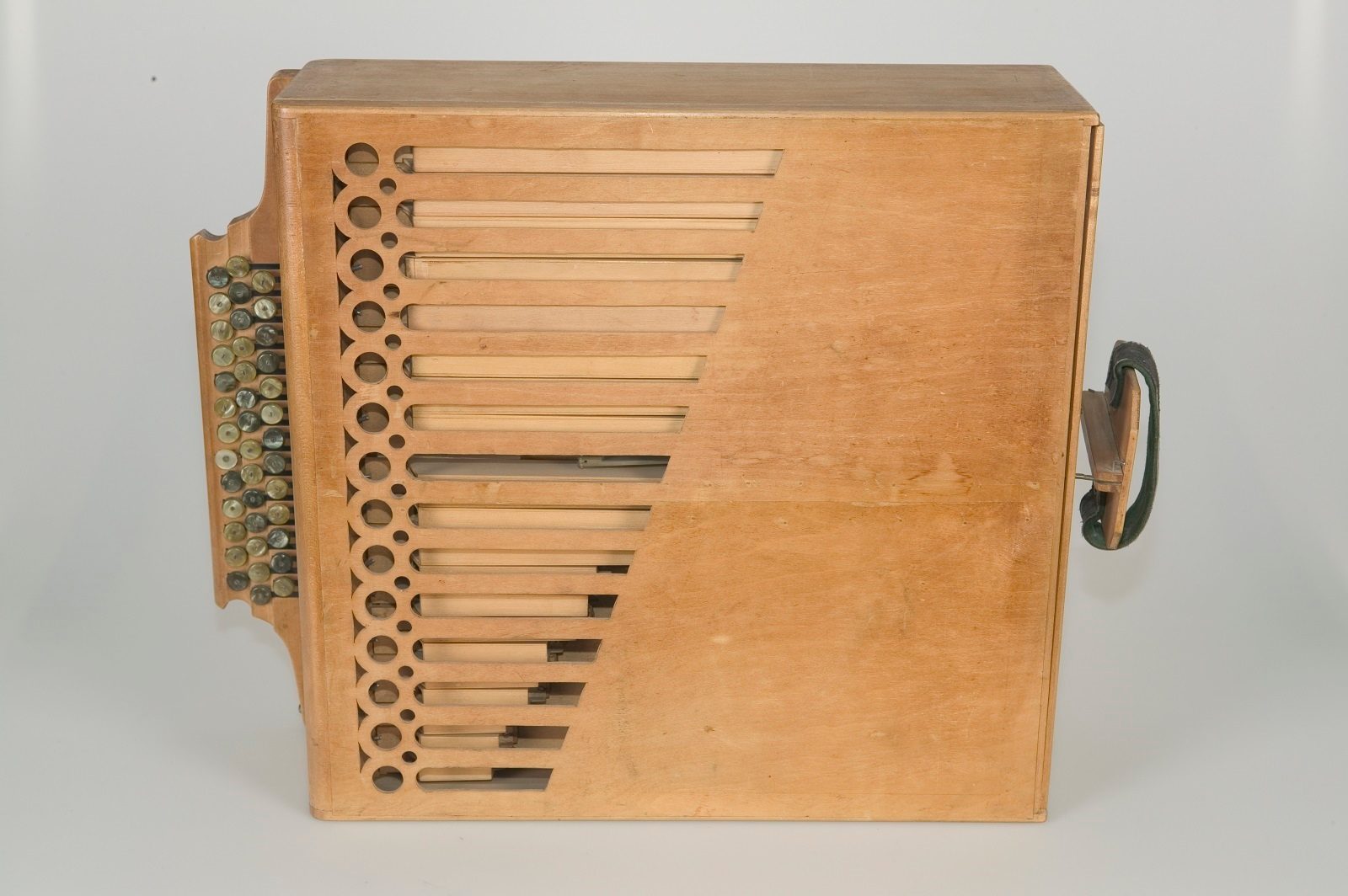 Онлайн-экскурсия «Тальяночка рассказывает» в Музее русской гармоники Альфреда Мирека – события на сайте «Московские Сезоны»