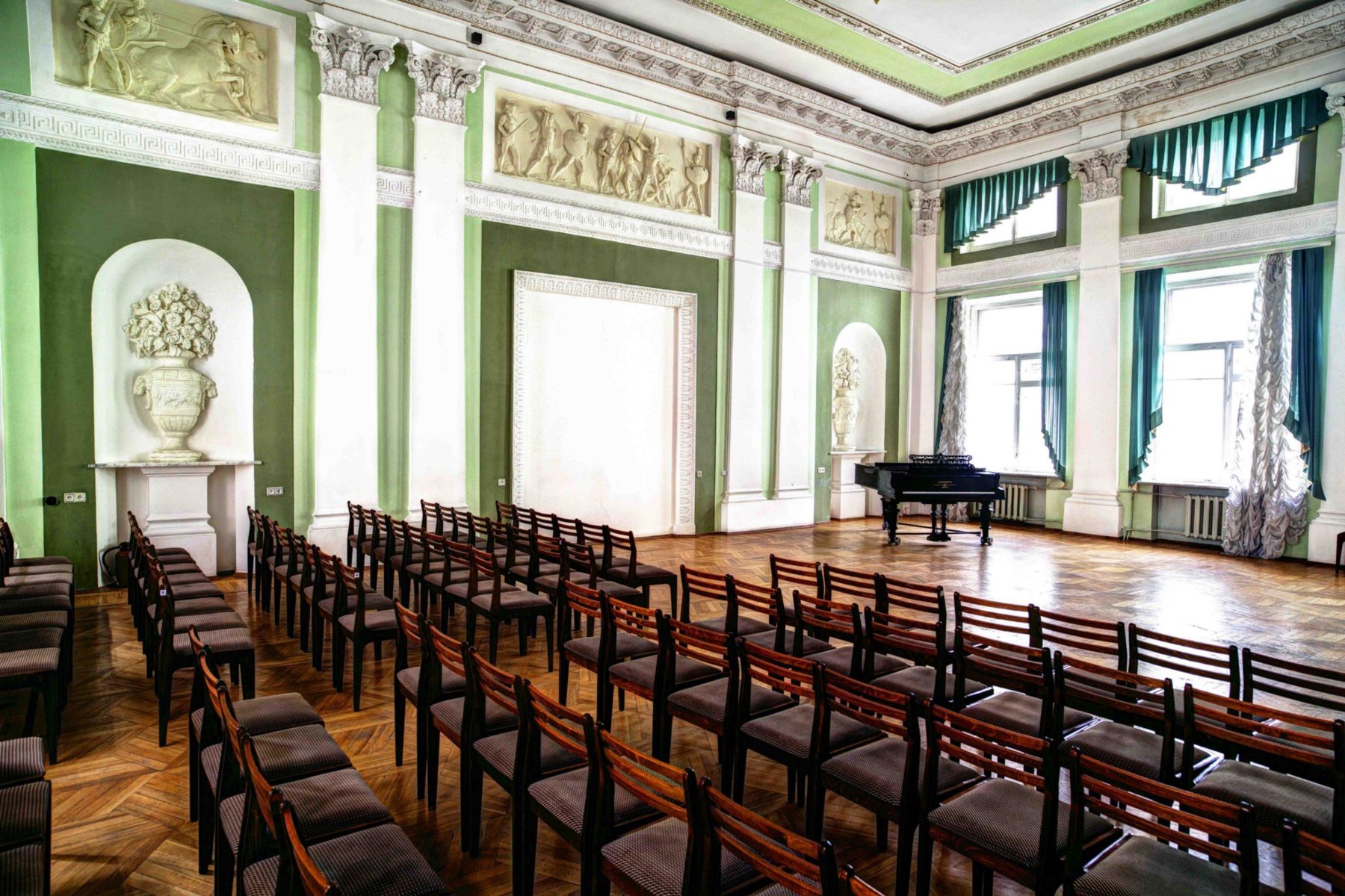 Концерт «Время высокой классики. Удачное свидание» в  Москонцерте на Пушечной  – события на сайте «Московские Сезоны»