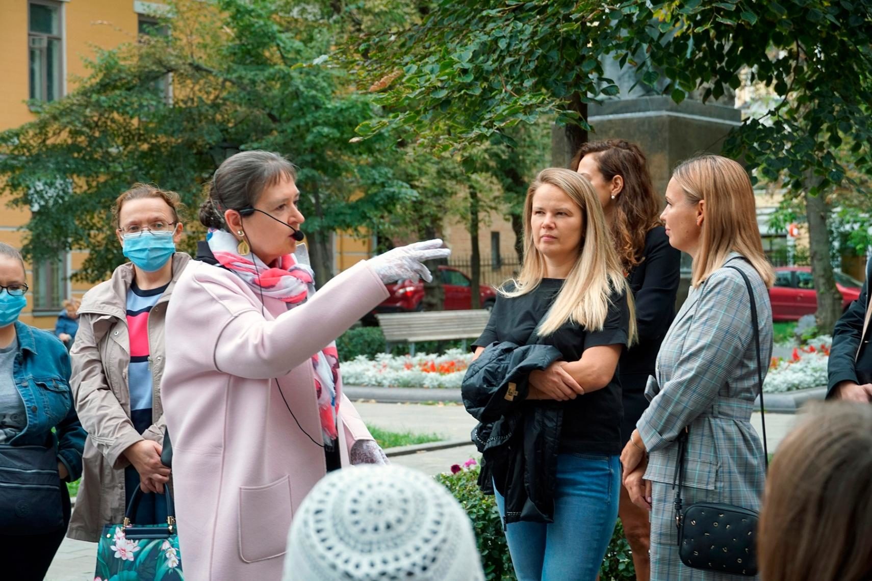 Пешеходная экскурсия «По следам Н. В. Гоголя и С. А. Есенина» – события на сайте «Московские Сезоны»