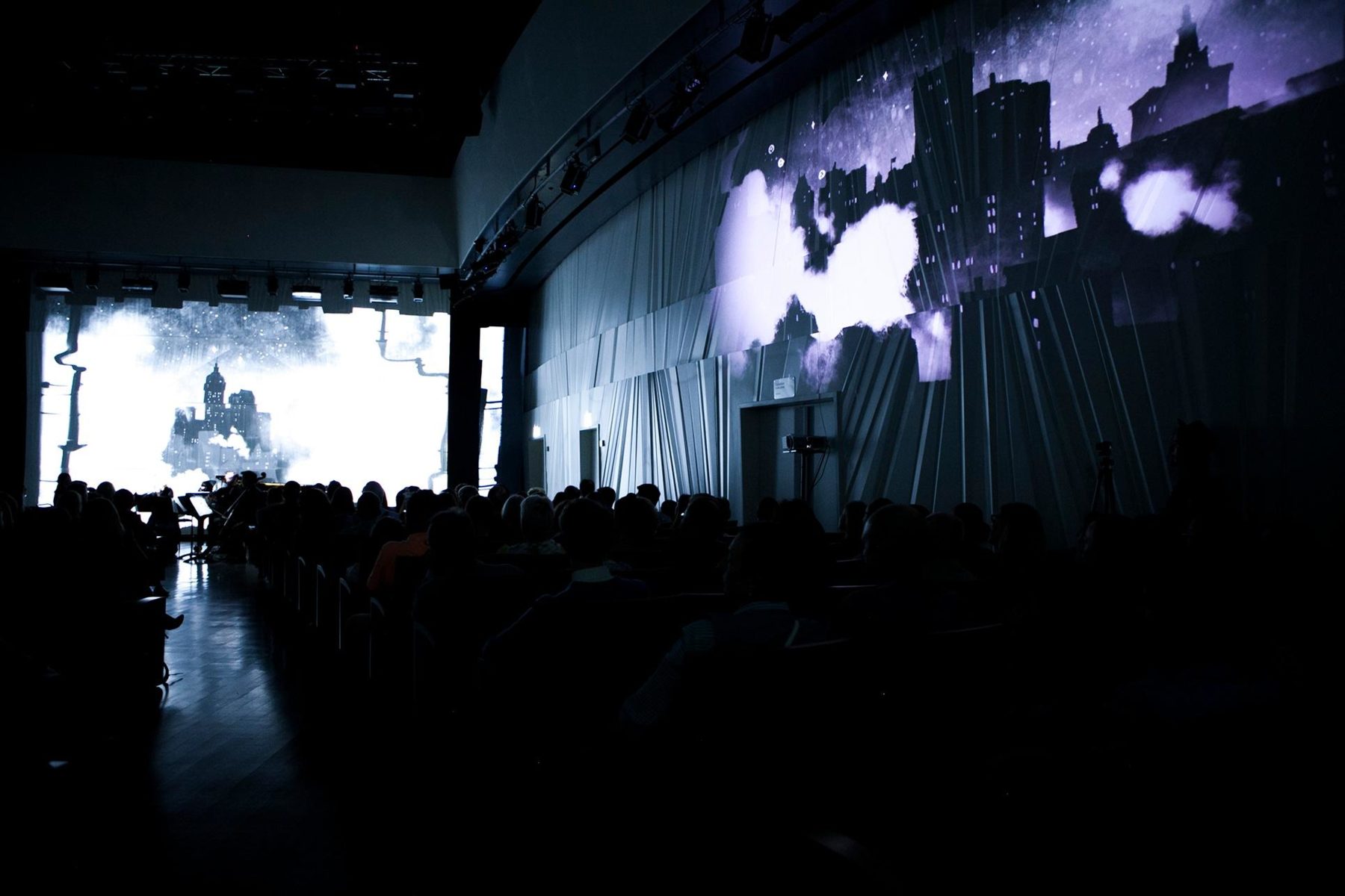 Мультимедиаконцерт классической музыки «Школа / Škola crew» в Зарядье  – события на сайте «Московские Сезоны»