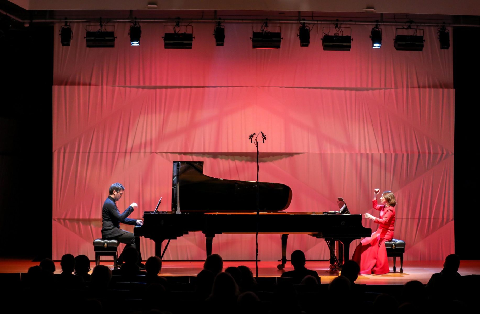 Фортепианный дуэт Людмилы Берлинской и Артура Анселя в Московском концертном зале «Зарядье» – события на сайте «Московские Сезоны»