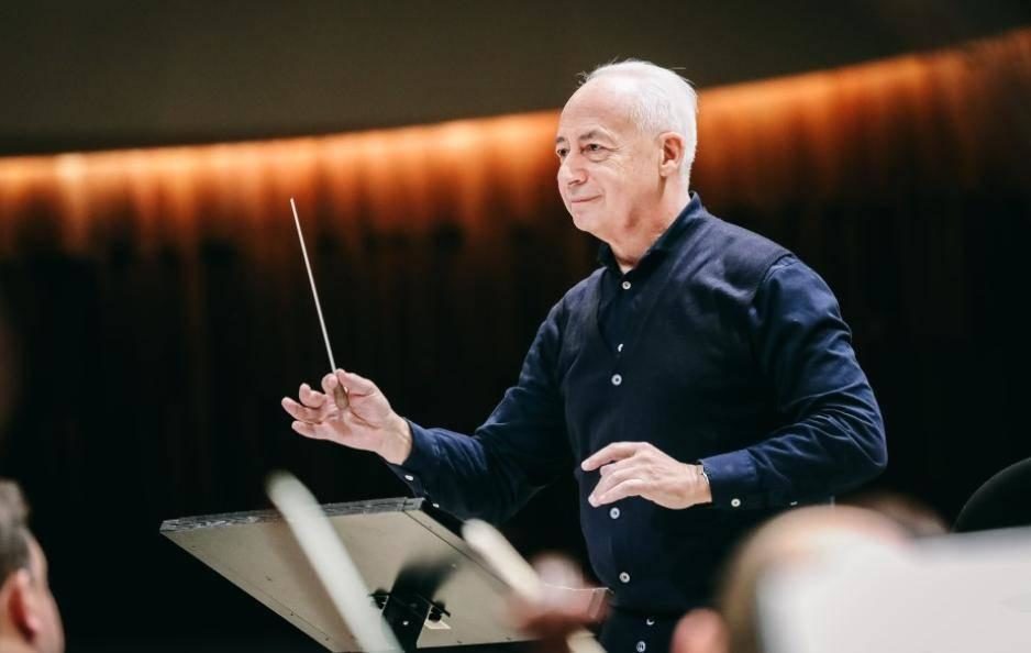 Концерт оркестра «Виртуозы Москвы» и хора «Мастера хорового пения» в Зарядье  – события на сайте «Московские Сезоны»