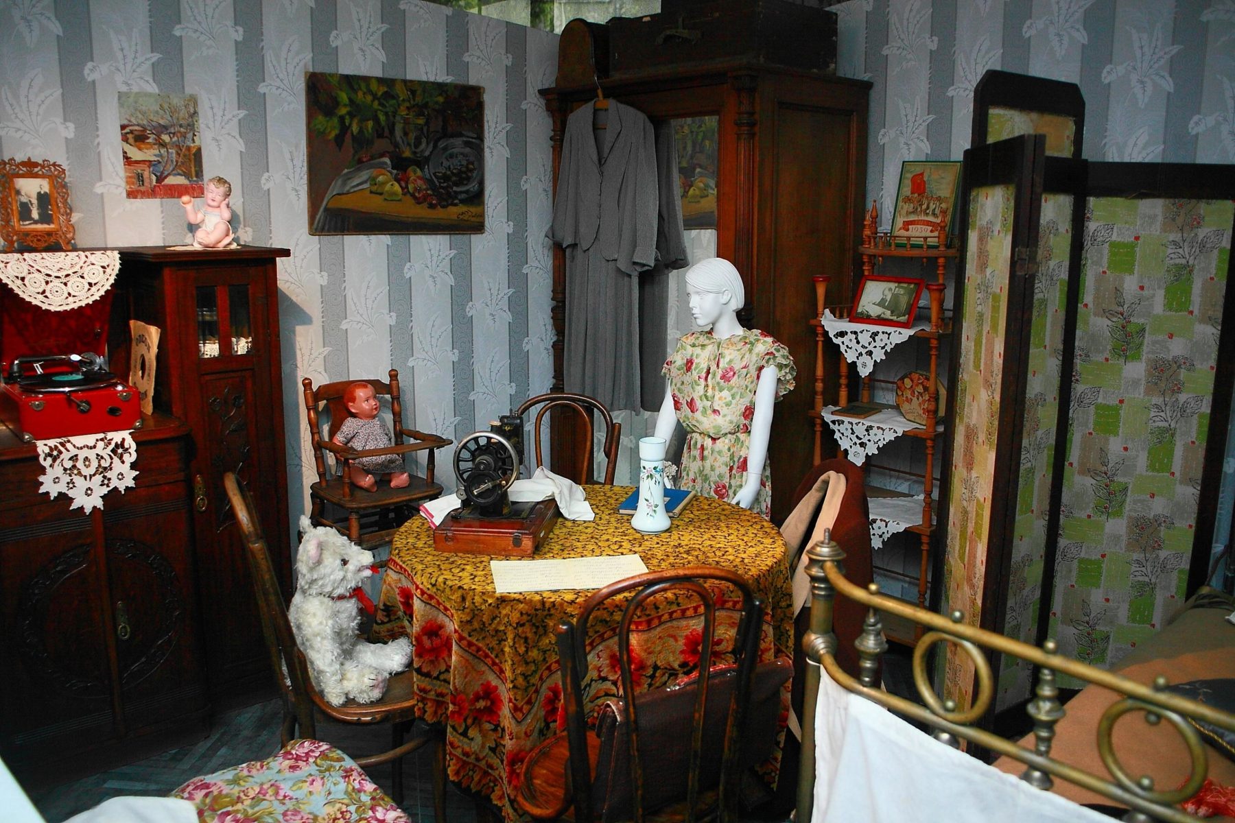 Музейная программа «Хранить нельзя выбросить. Детали повседневности ХХ века» в Музее «Пресня» – события на сайте «Московские Сезоны»