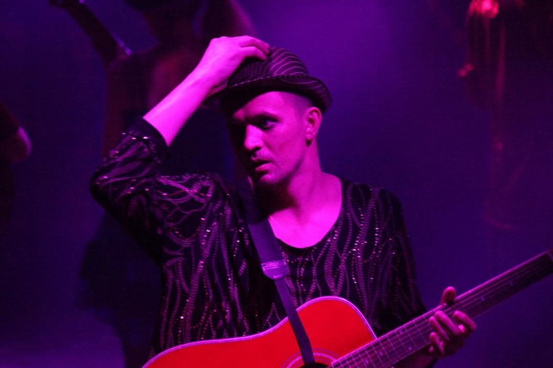 Спектакль «Гитары» в Театре на Юго-Западе – события на сайте «Московские Сезоны»