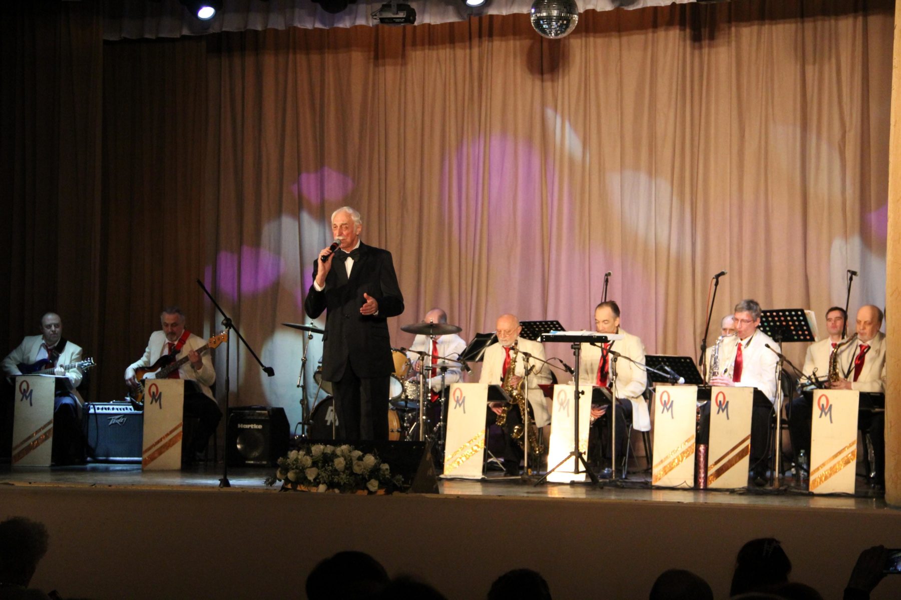 Концерт «Мне мама тихо говорила» в ДК «Нагорный» – события на сайте «Московские Сезоны»