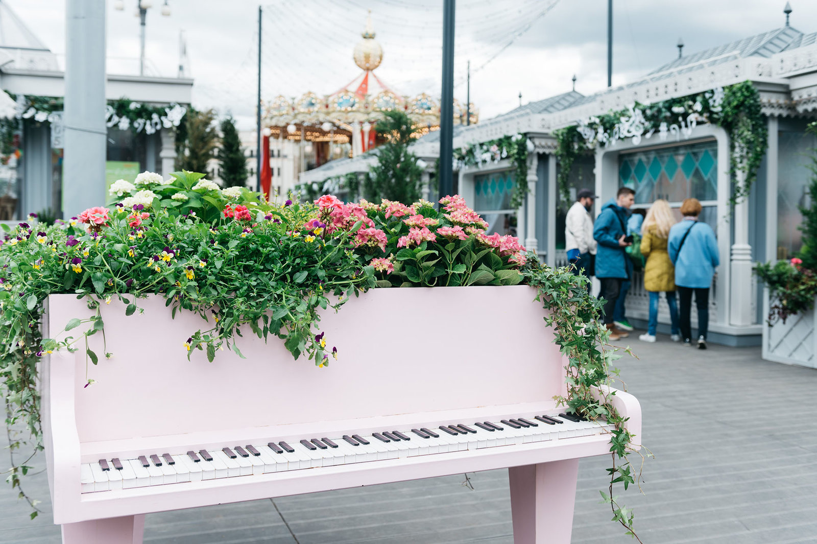 Весенняя мастерская на Площади Революции – события на сайте «Московские Сезоны»