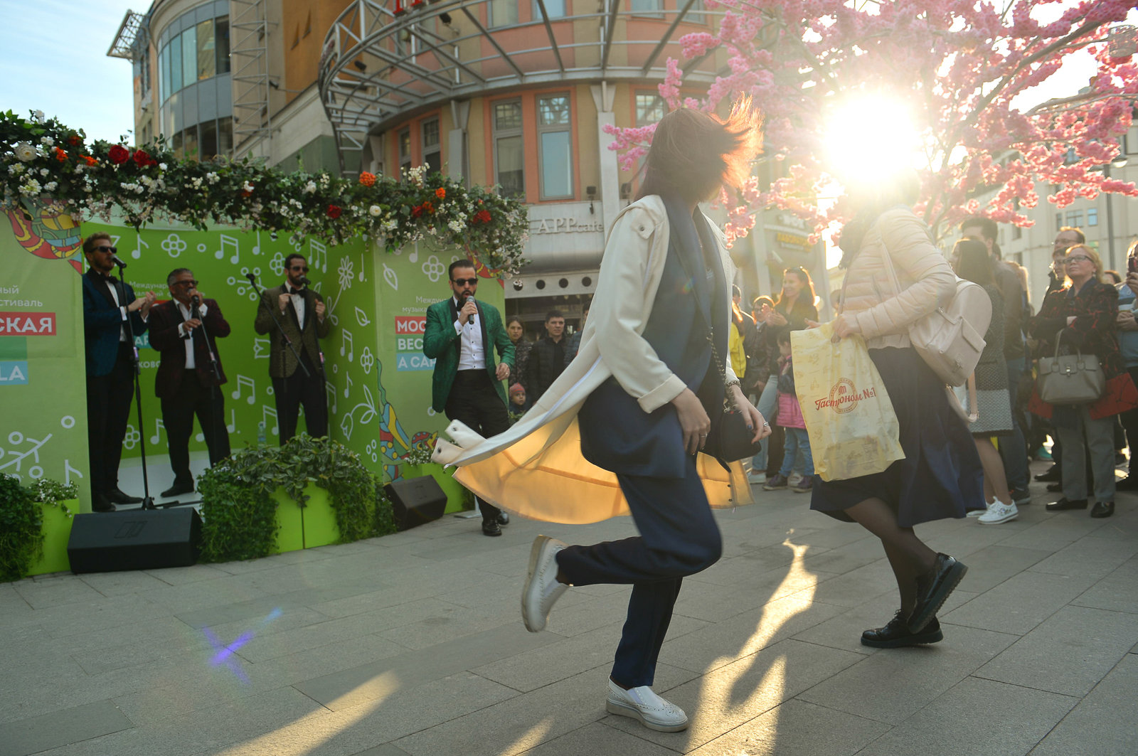Сценические выступления в сквере у метро Некрасовка – события на сайте «Московские Сезоны»
