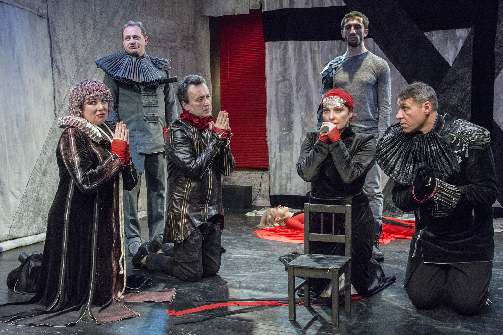 «Гамлет (Сумарокова)» в Московском драматическом театре «Человек» – события на сайте «Московские Сезоны»