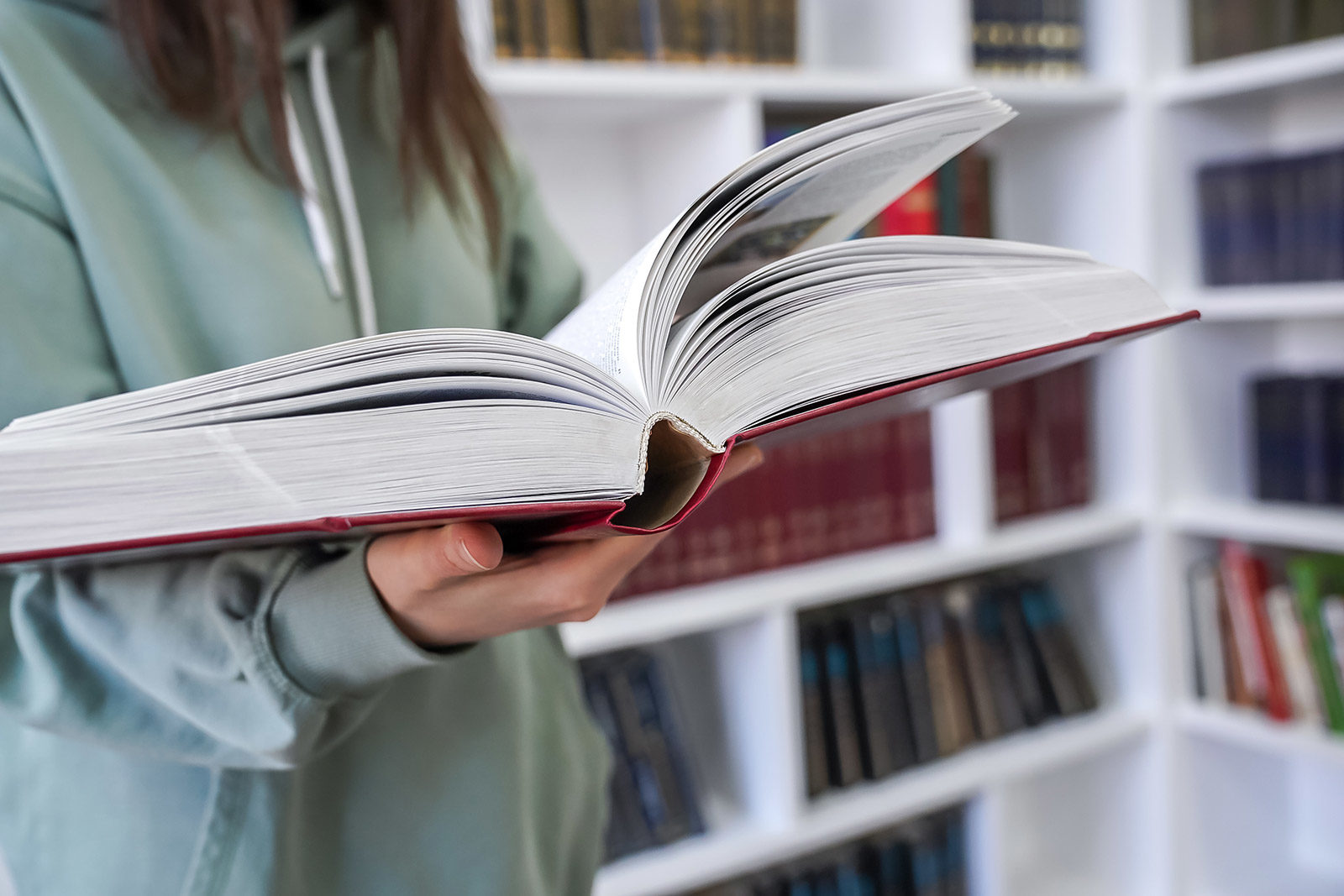 «Нам с книгой назначена встреча» в библиотеке № 245 – события на сайте «Московские Сезоны»