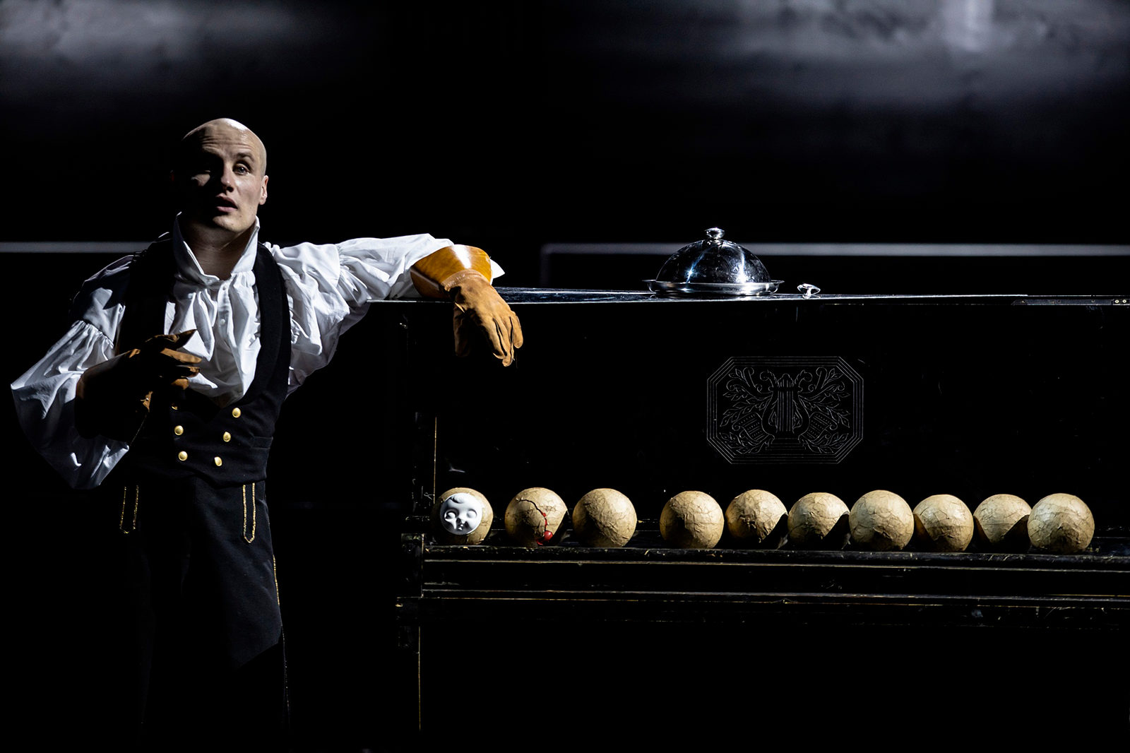 «Человек без имени» в «Гоголь-центре» – события на сайте «Московские Сезоны»