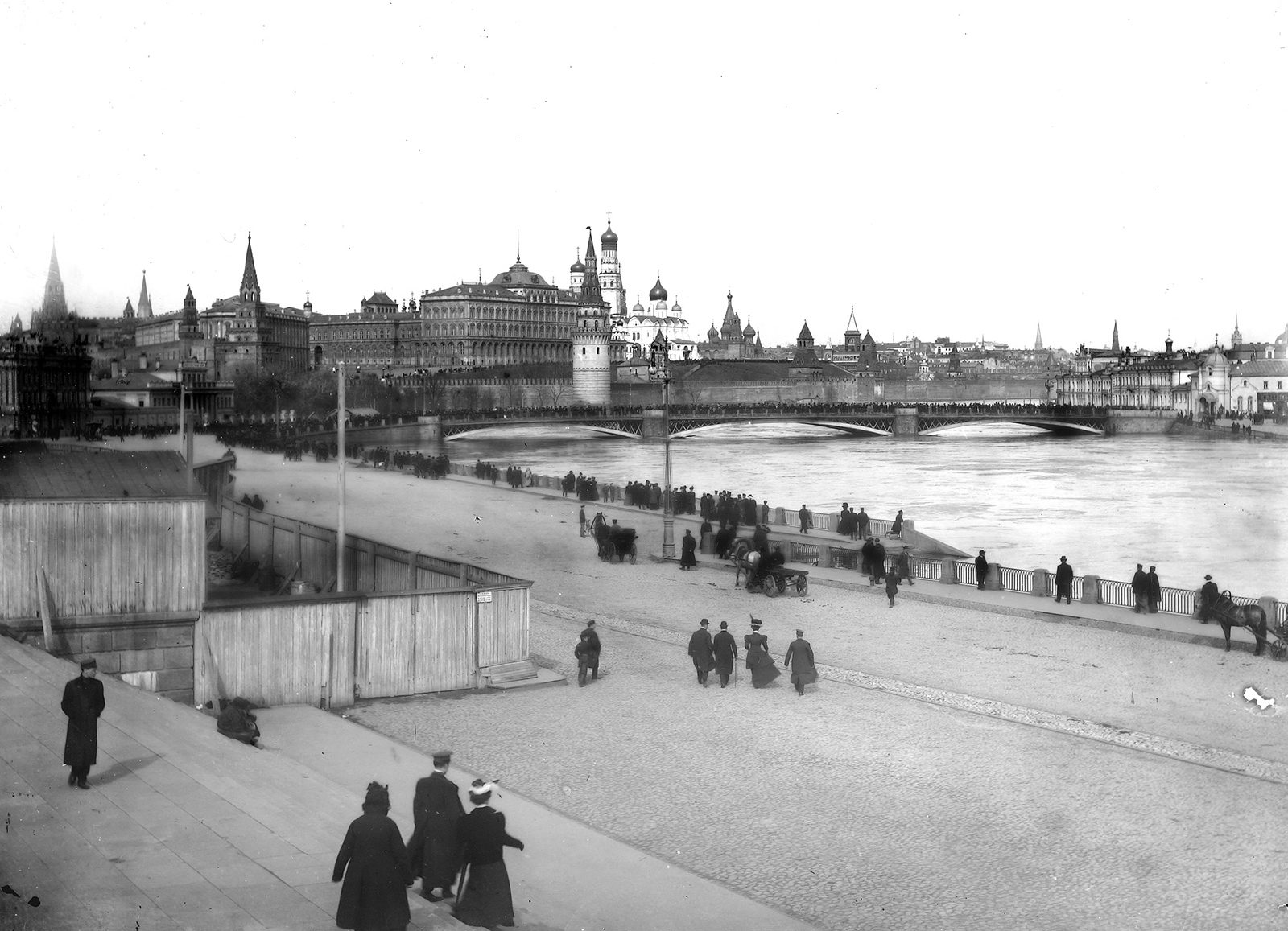 «История моды разных эпох» в библиотеке № 171 – события на сайте «Московские Сезоны»