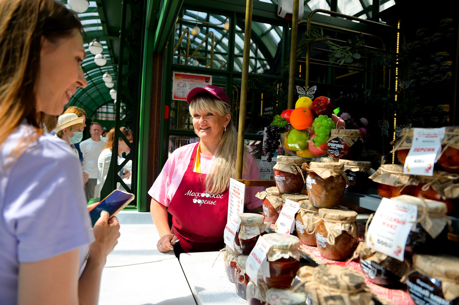 Хот-доги и роллы, 300 видов варенья и карельская клубника от Сергея Жукова – что попробовать на «Московском варенье»  – события на сайте «Московские Сезоны»