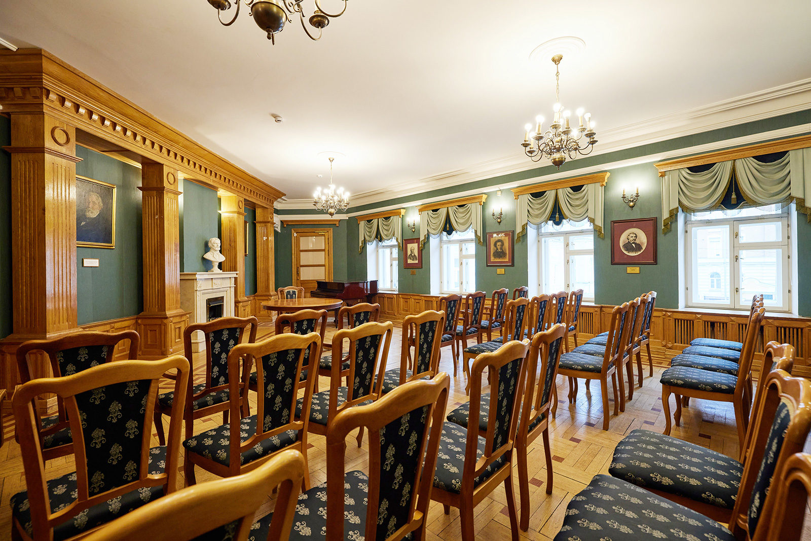 «Ты выстоял, великий Сталинград» в библиотеке-читальне имени И.С. Тургенева – события на сайте «Московские Сезоны»