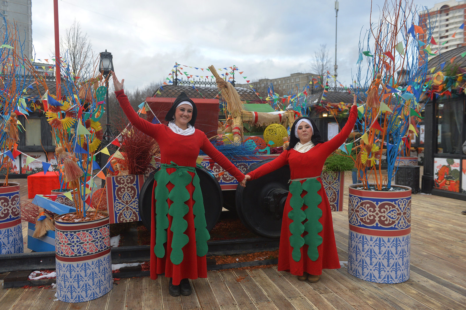 Лавка ремесленника и шоу на офирах в Очаково-Матвеевском – события на сайте «Московские Сезоны»