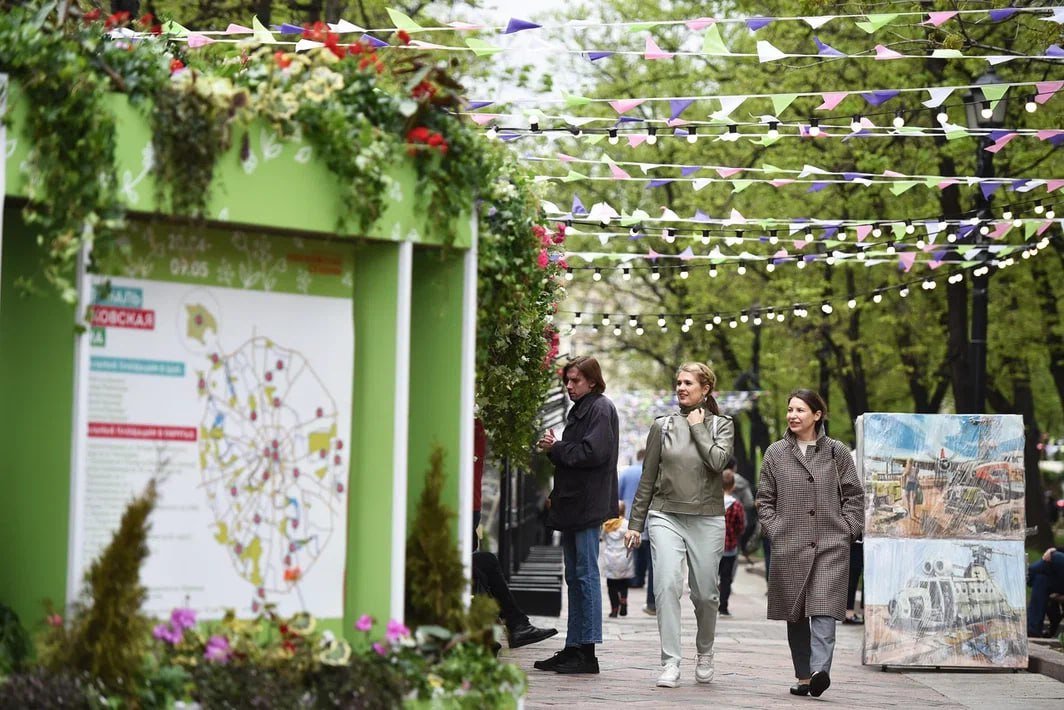 Вернисаж с картинами художников от Выставочных залов Москвы на Никитском бульваре – события на сайте «Московские Сезоны»