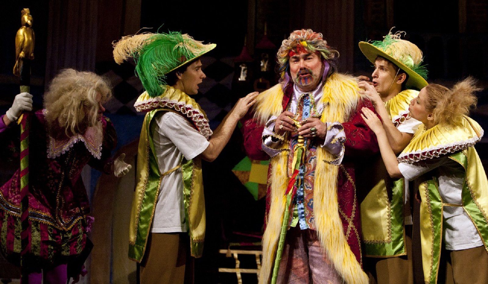 «Королевство кривых зеркал» в Московском театре на Таганке – события на сайте «Московские Сезоны»