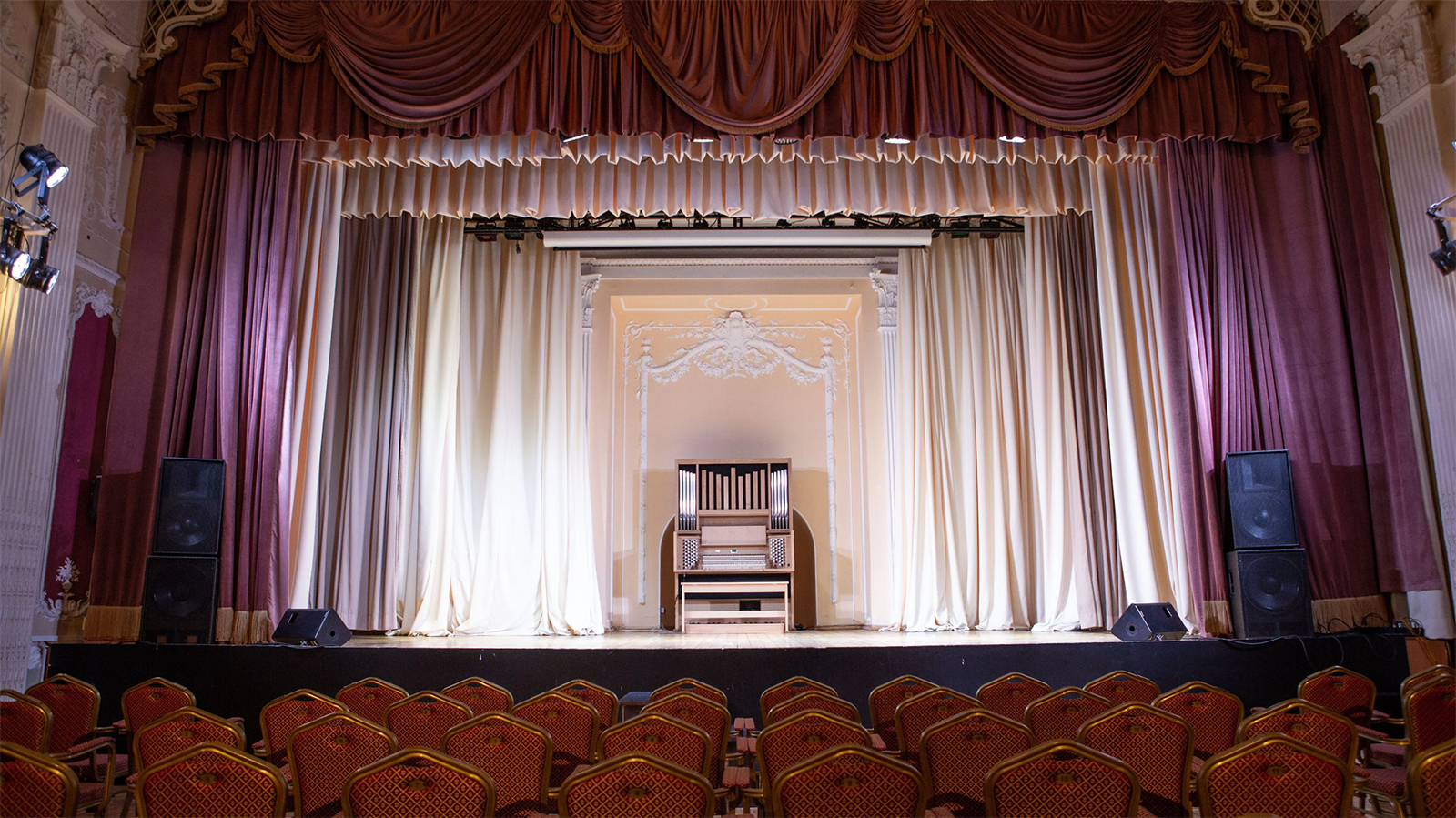 «Время выбрало нас» в Москонцерте на Пушечной – события на сайте «Московские Сезоны»