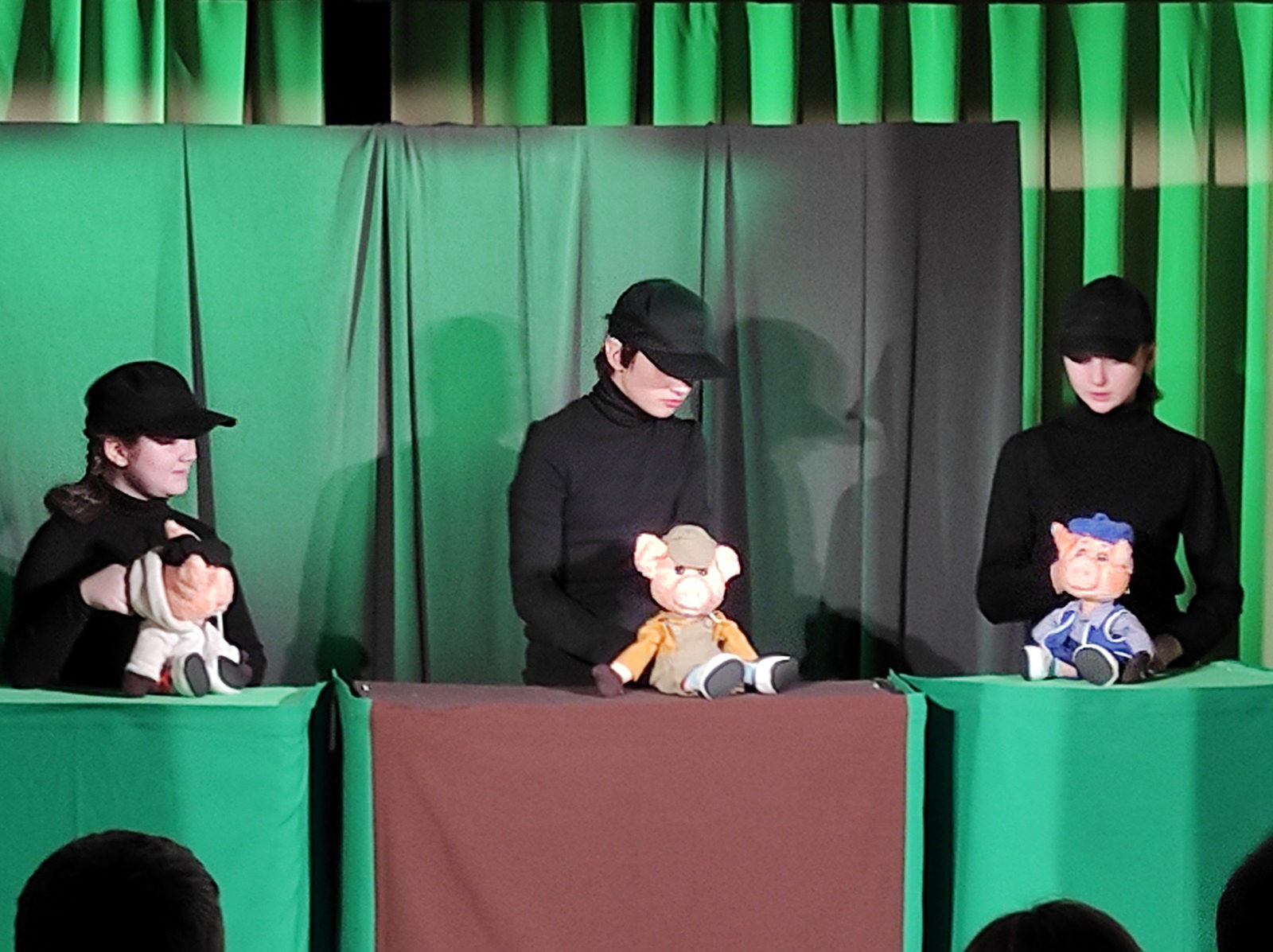 «3+1» в культурном центре «Феникс» – события на сайте «Московские Сезоны»